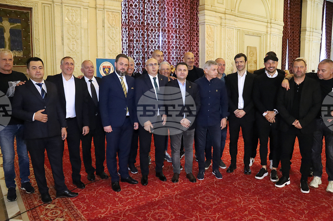 Румъния - Български футболни звезди - Парламент - посещение