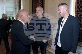 Румъния - Български футболни звезди - Парламент - посещение