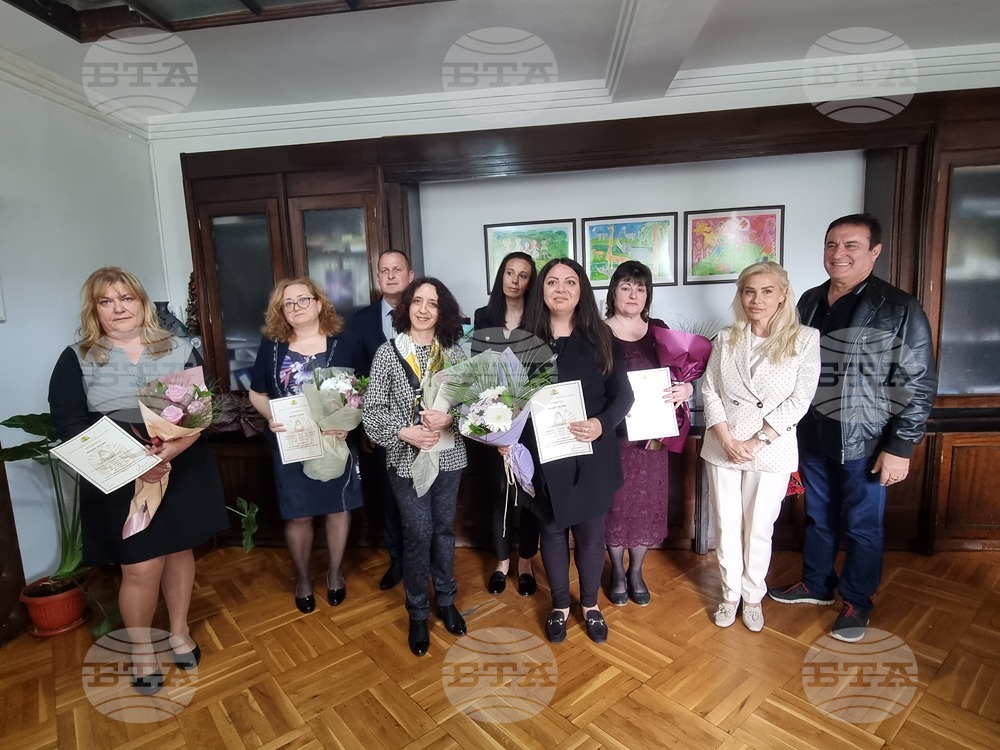 Изявени учители от област Кърджали получиха отличия от МОН в навечерието на 24 май