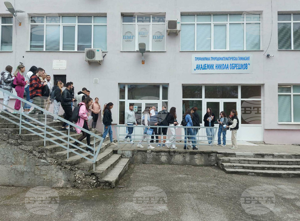 Изборът на професия, българското кино и ски курортите бяха сред темите на втората матура по профилиращи предмети