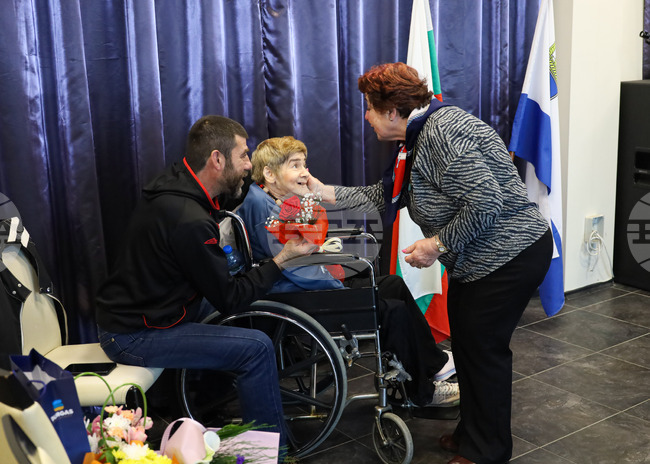 Султанка Праматарова - "Цветя от дъгата" - книга - представяне