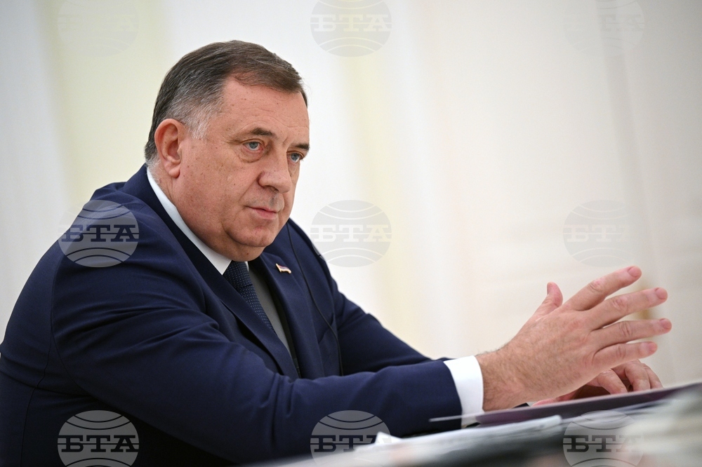 Лидерът на босненските сърби Милорад Додик обяви, че е в Москва въпреки заповедта за неговия арест