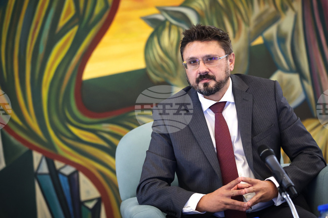 Кирил Вълчев - журналист и юрист