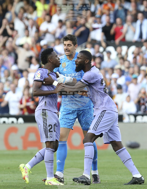 Тибо Куртоа защити съотборника си в Реал Мадрид Винисиус Жуниор заради расистките обиди