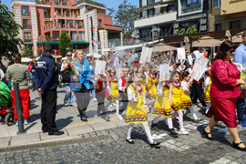 Бургас - Тържествено шествие - 24 май