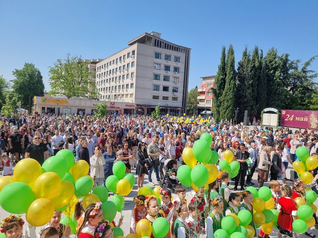 Празнично шествие и драматизация на "Преспанските камбани" по повод 24 май в Стара Загора