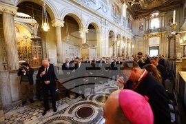 Италия - Базилика „Сан Клементе” - литургия