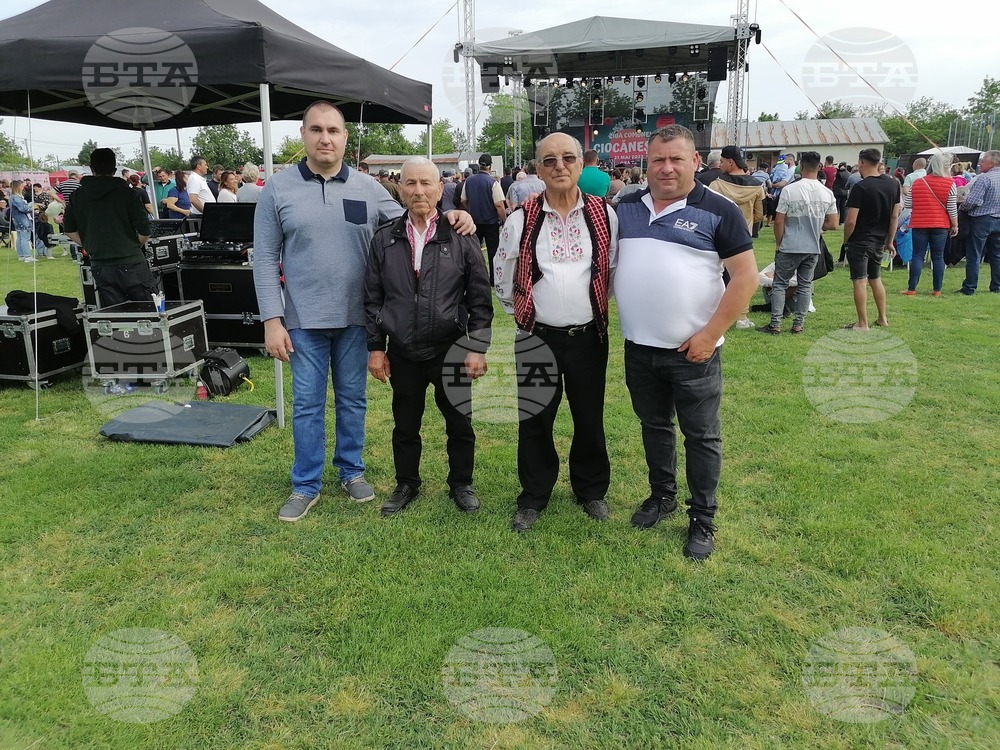 Добруджански музиканти гостуваха на празника на румънското село Чокънещ