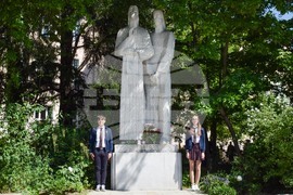 Благоевград - Национална хуманитарна гимназия - празник