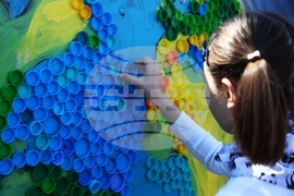 Арт мозайка от капачки