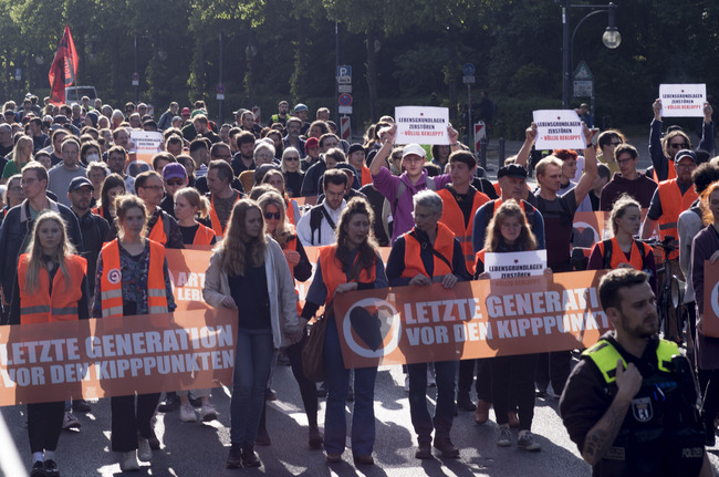 Мюнхенската прокуратура потвърди, че екоактивисти на организацията „Последно поколение“ са били подслушвани