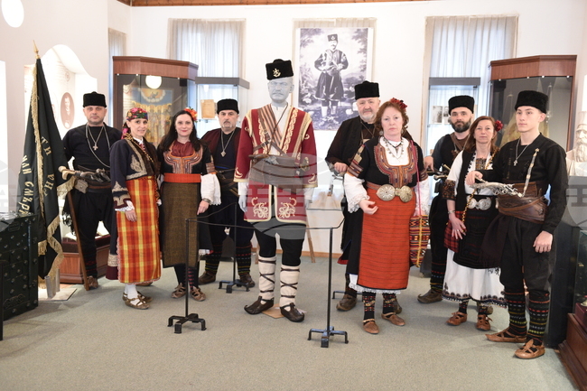 Варна – Капитан Петко Войвода – фигура –  музей – дарение 