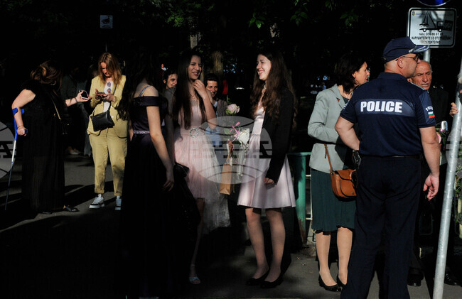 Бургас - абитуриенти - балове - полиция - мерки за сигурност