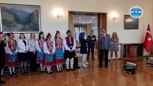 Посланикът на България в Турция награди три изселнически дружества за принос в популяризирането на българския език и култура