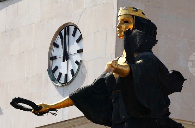 Преминаваме към лятно часово време събота срещу неделя, часовниците се преместват напред с един час