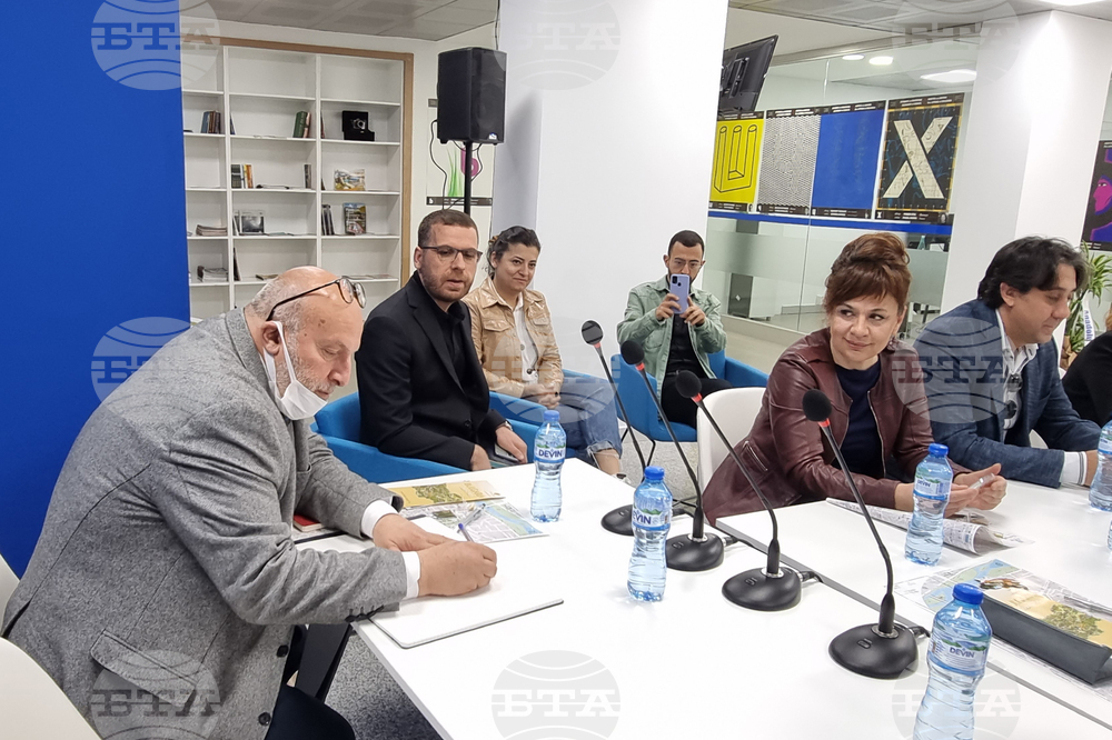 Преподаватели по журналистика и масова комуникация и студенти от Анкарския университет посетиха националния пресклуб на БТА в Анкара