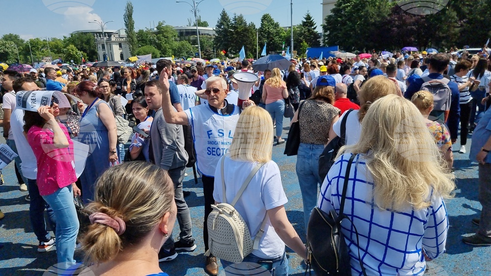 Румъния - протест - учители