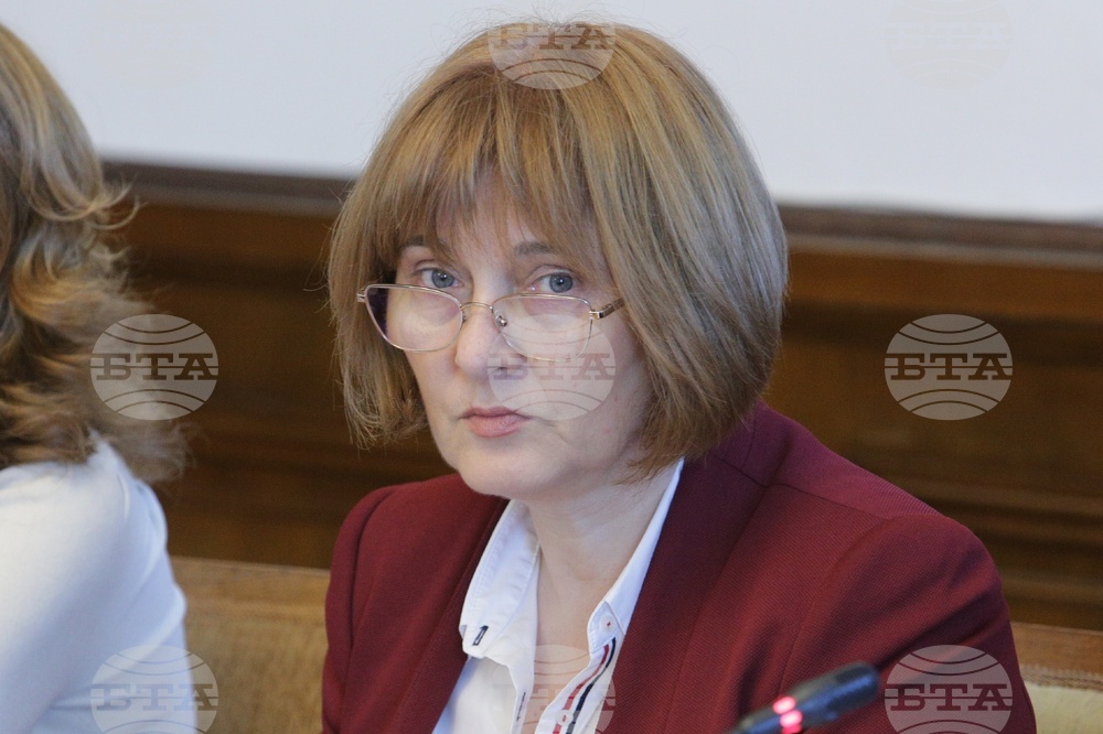 Парламент - Комисия по въпросите на Европейския съюз - Юлия Ковачева