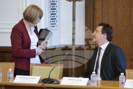 Парламент - Комисия по въпросите на Европейския съюз