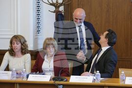 Парламент - Комисия по въпросите на Европейския съюз