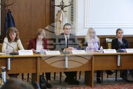 Парламент - Комисия по въпросите на Европейския съюз