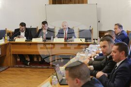 Парламент - Комисия по транспорт и съобщения