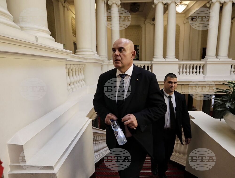 Парламент - Комисия по правни въпроси