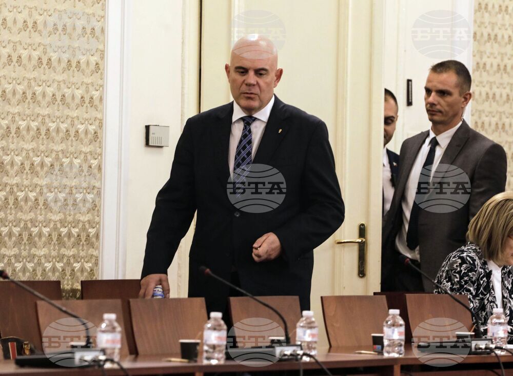 Парламент - Комисия по правни въпроси