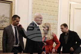 Парламент - Комисия по правни въпроси