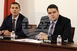 Парламент - Комисия по правни въпроси