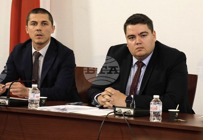 Парламент - Комисия по правни въпроси