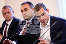 Парламент - Комисия по електронно управление и информационни технологии - Иван Петков