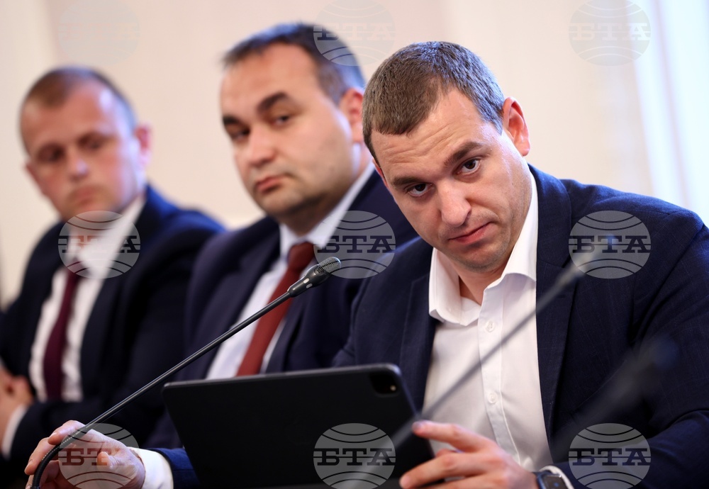 Парламент - Комисия по електронно управление и информационни технологии - Иван Петков