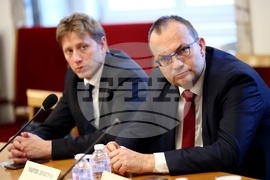 Парламент - Комисия по бюджет и финанси