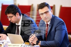 Парламент - Комисия по бюджет и финанси