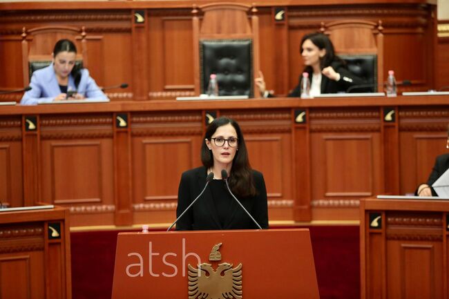 АТА: Албания предприема реформа в заплащането на администрацията