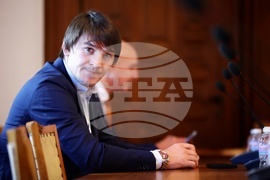 Парламент - Комисия по туризъм