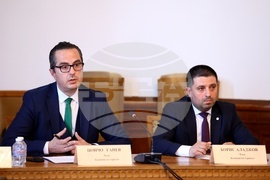 Парламент - Комисия по туризъм