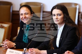 Парламент - Комисия по туризъм