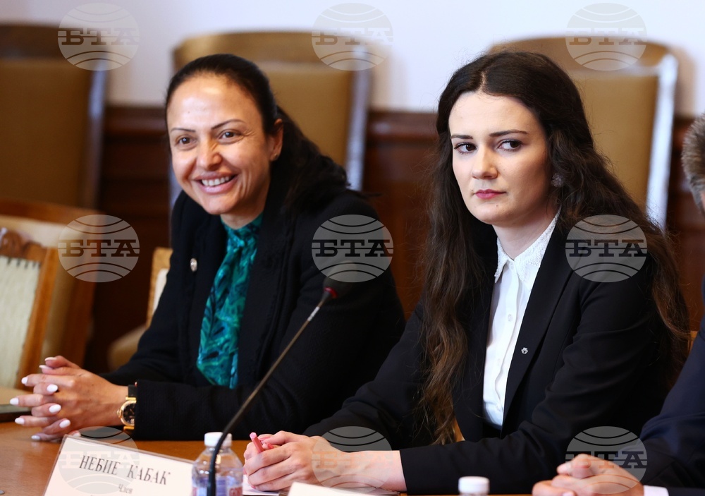 Парламент - Комисия по туризъм