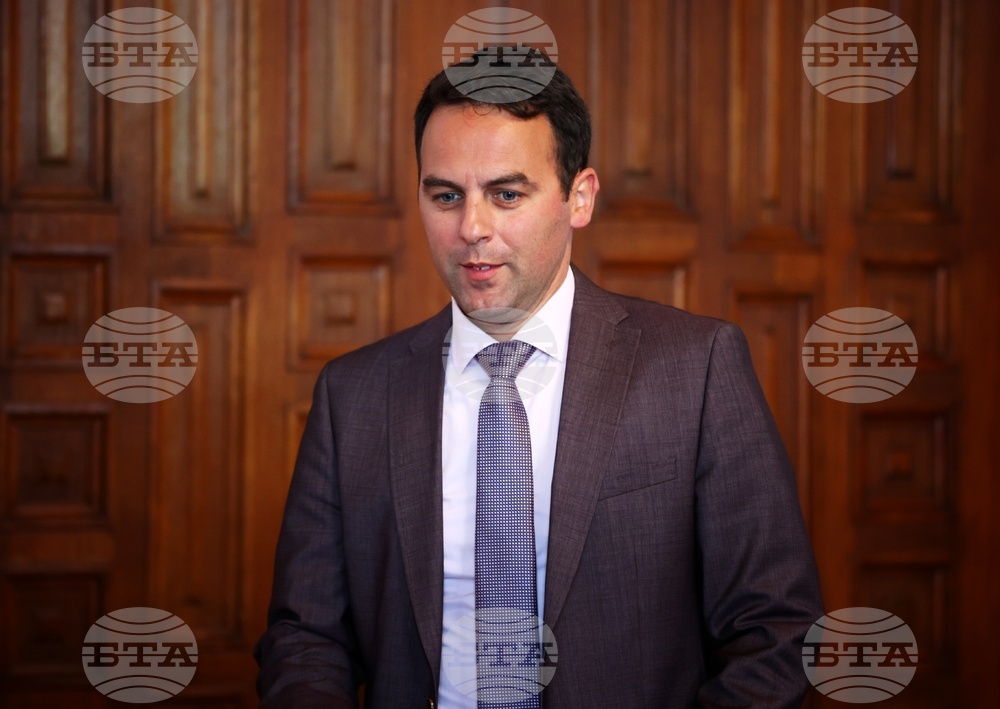 Парламент - Комисия по туризъм