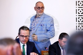 Парламент - Комисия по туризъм