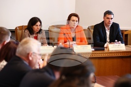 Парламент - Комисия по туризъм