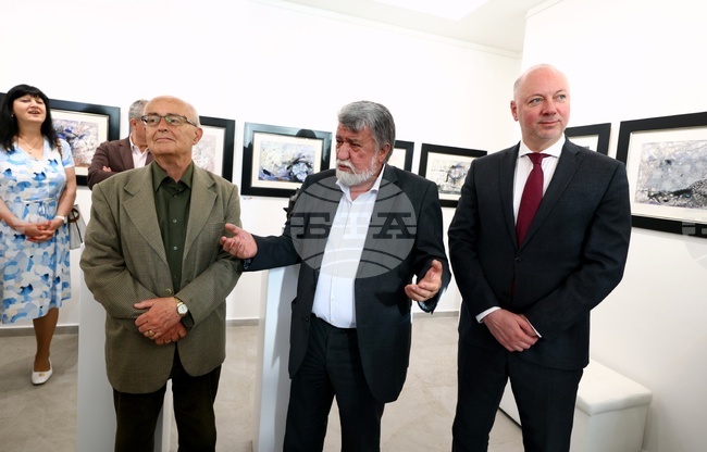 Вежди Рашидов - изложба