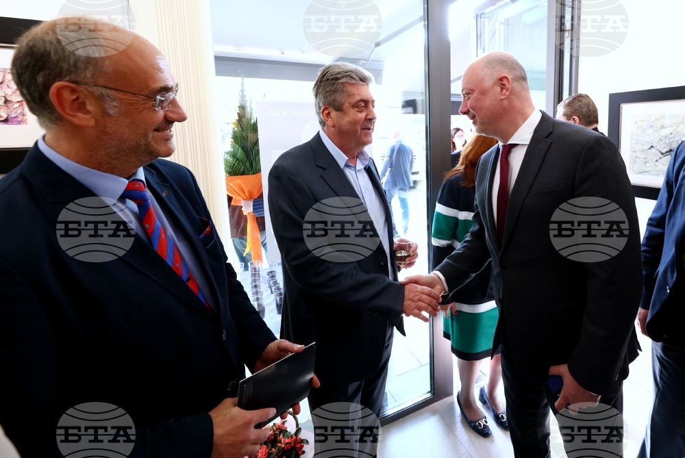 Вежди Рашидов - изложба