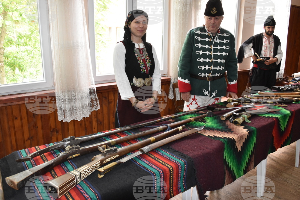 Хасково - изложба - оръжия и униформи