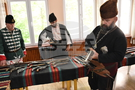 Хасково - изложба - оръжия и униформи