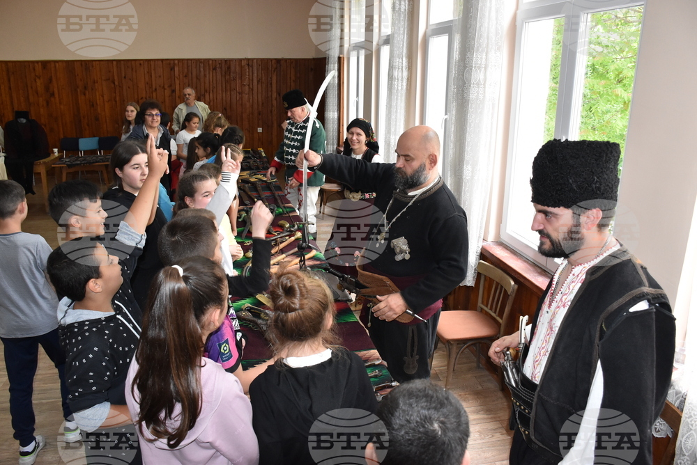 Хасково - изложба - оръжия и униформи