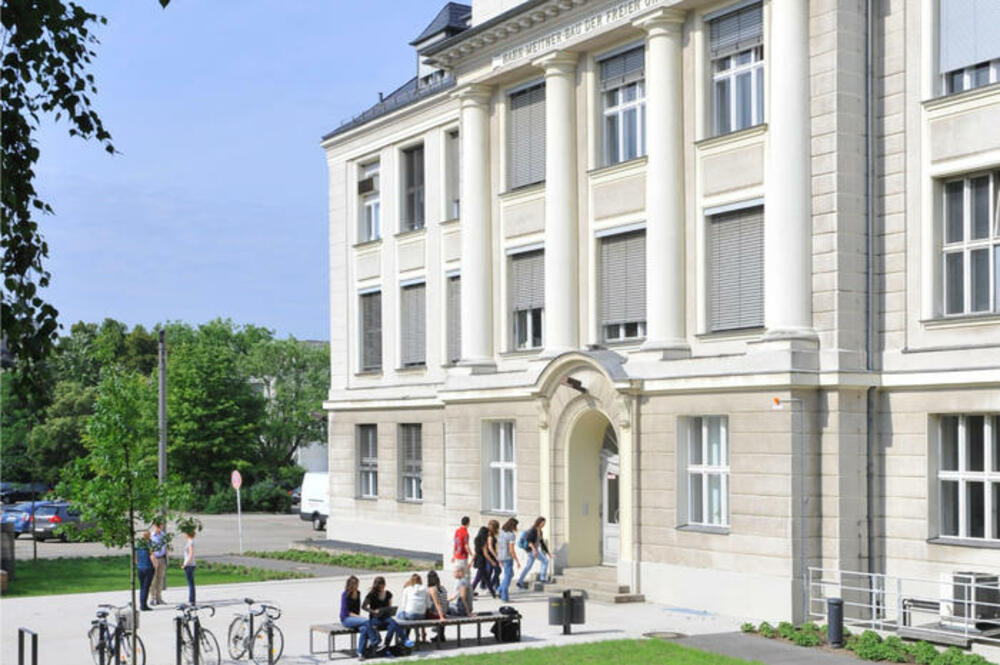 Twelve Foreign Universities Looking for Bulgarian Language Teachers
