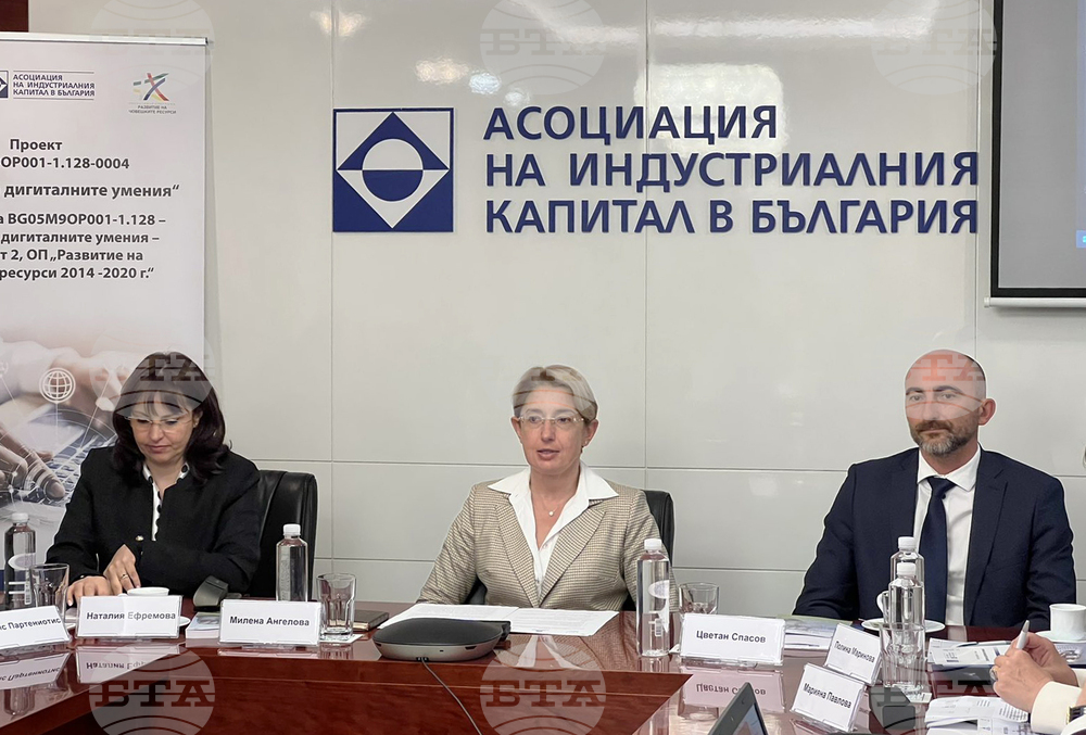 АИКБ: Въвеждането на микроудостоверенията и индивидуалните сметки за обучение са ключови за повишаването на дигиталните знания и умения
